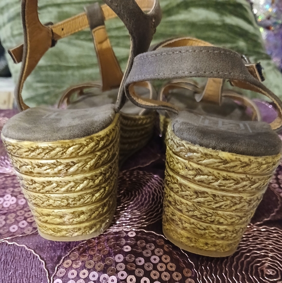 🎈🎈BUY 1 GET 1 FREE💥Like New L4L Lust For Life Wedges Sz 7.5 - Picture 3 of 11